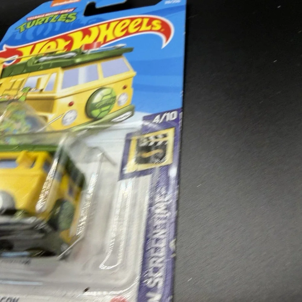 Hot Wheels TMNT Party Wagon Diecast 1:64 Scale Teenage Mutant Ninja Turtles